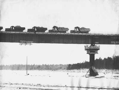 Статическое испытание моста автомобильной нагрузкой